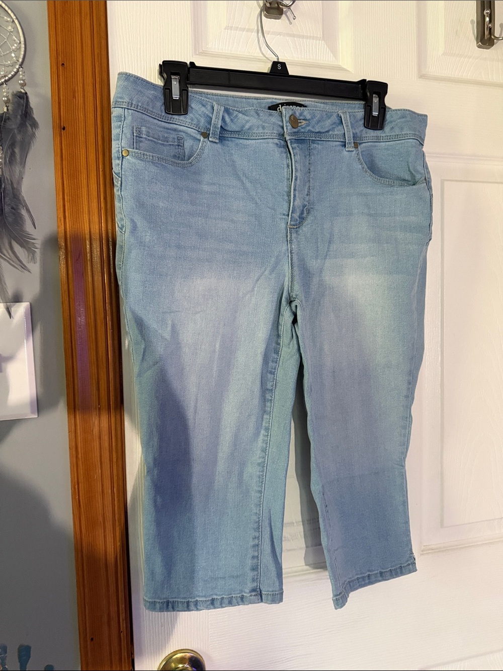d. jeans Light Blue Cropped Capri Jeans